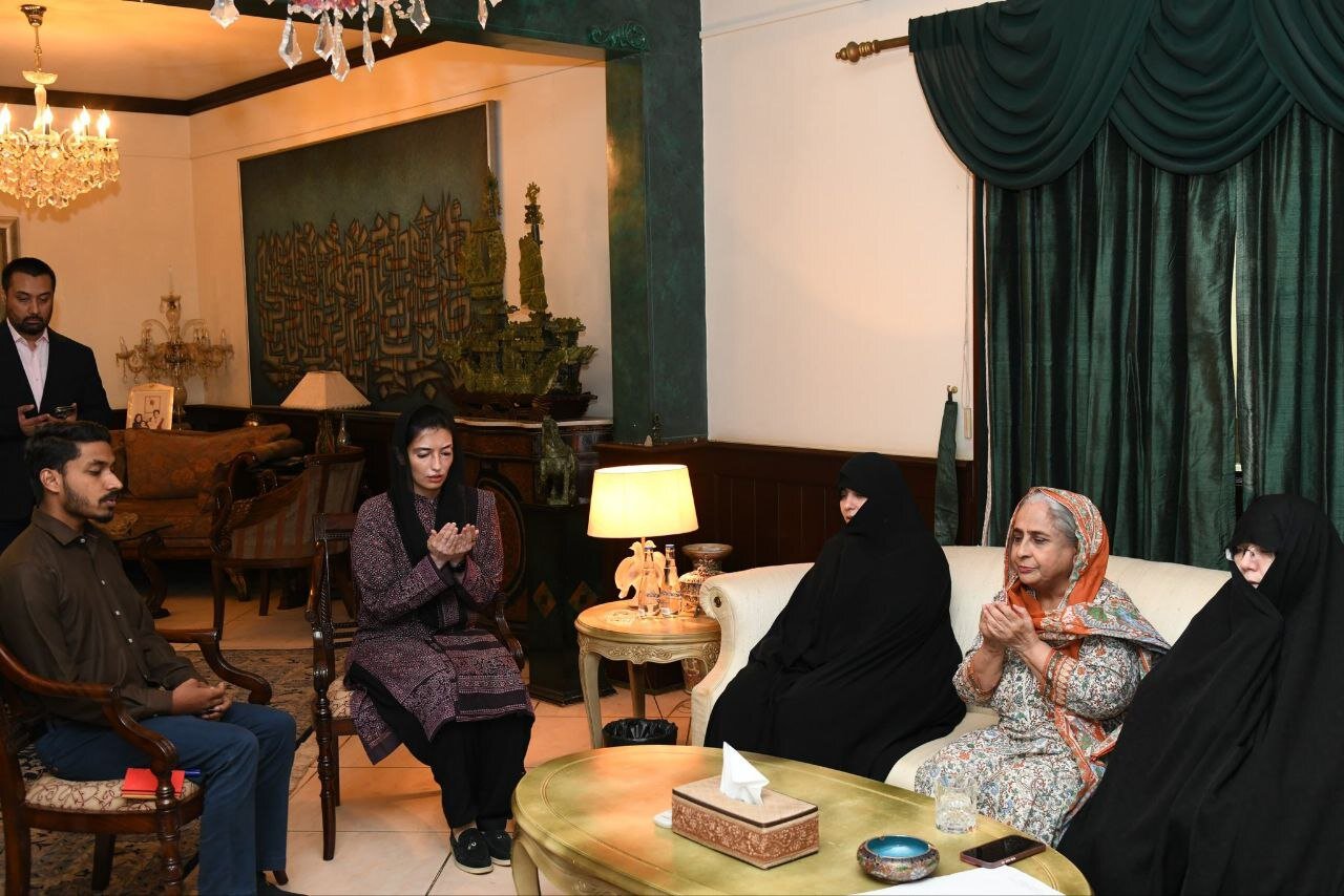 High-Level Iranian Delegation Engages with Pakistan's First Lady: A Diplomatic Encounter