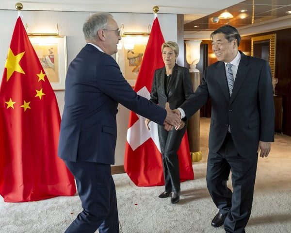 High-Stakes Trade Talks: Chinese and US Officials Convene in Geneva