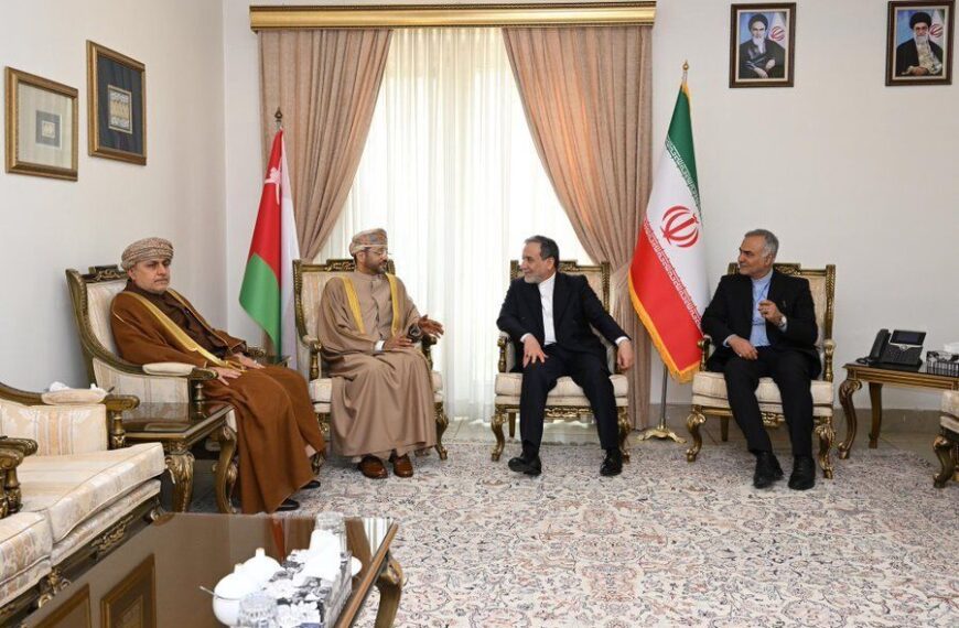 Iran and Oman Diplomats Unite to Tackle Regional and Global Challenges, Highlighting Tehran-Washington Talks