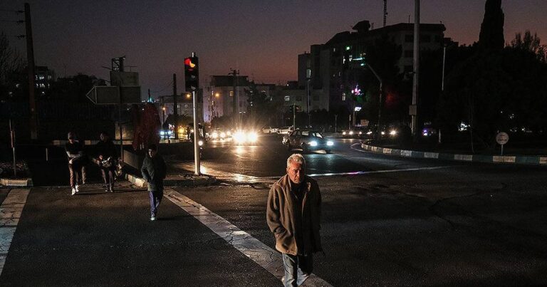 Iran's Energy Exports Surge Despite Domestic Grid Challenges