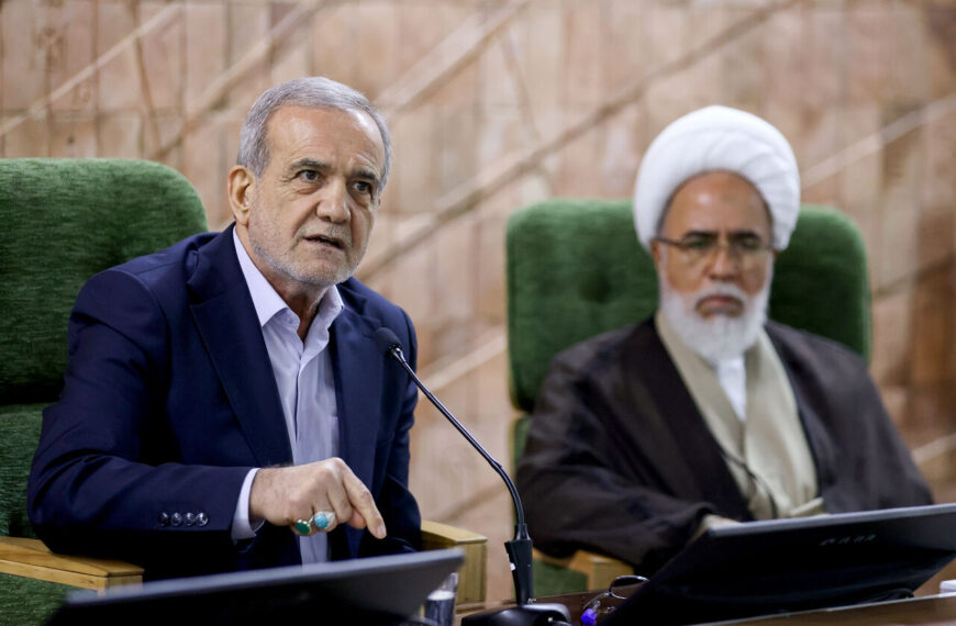 Iran's President Pezeshkian Champions Regional Peace Initiatives with Neighbors