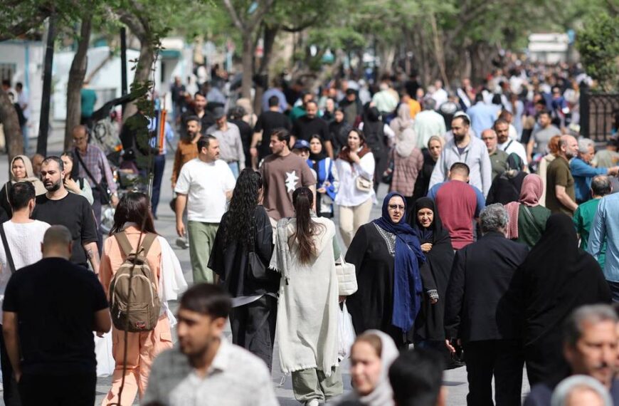 Iran's Rial Dips as US Negotiations Get Delayed: Economic Impact and Insights