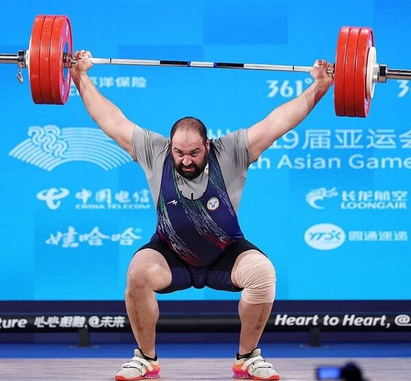 Iran's Sharifi Strikes Gold at Asian Weightlifting Championships!