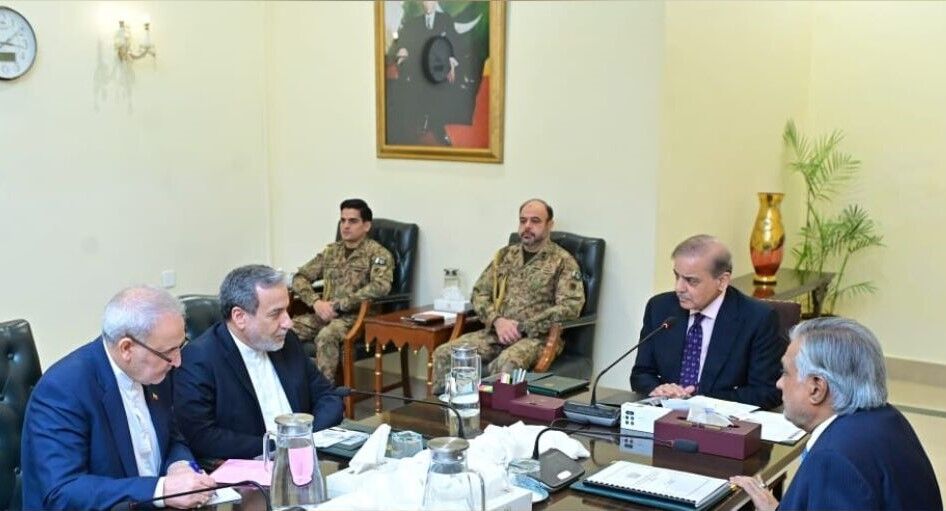 Pakistan and Iran Join Forces: Prime Minister Affirms Commitment to Regional Peace