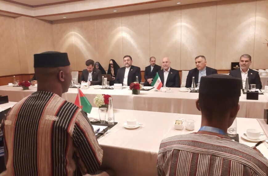 Parliament Speaker Connects with Muslim Leaders at PUIC Conference for Strategic Dialogue