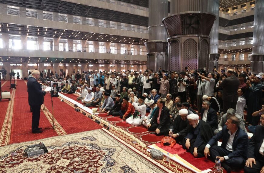 Parliament Speaker Urges Muslims to Unite for Palestinian Solidarity
