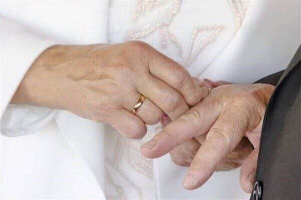 Record-Breaking Year: Over 32,000 Couples Tie the Knot After 50!