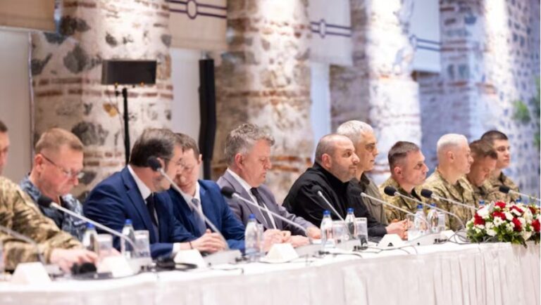 Russians and Ukrainians Reunite in Turkey for Historic Peace Talks After Three-Year Hiatus