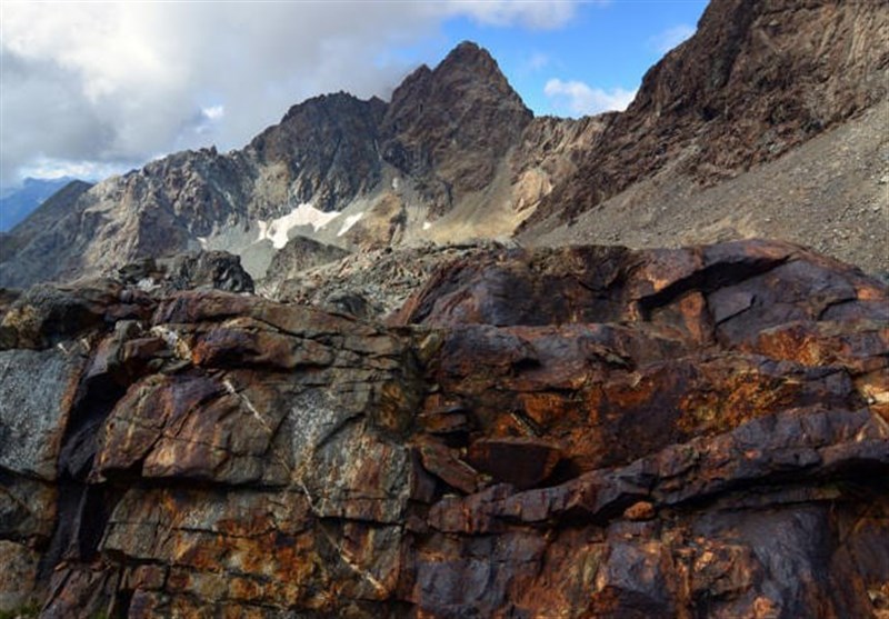 Unlocking Earth's Potential: Massive Natural Hydrogen Reserves Promise Sustainable Energy for Years to Come!